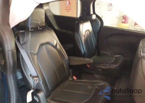 2025 Chrysler Pacifica Select z USA, uszkodzony, nr VIN 2C4RC1BG3SR551790